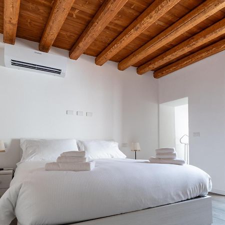 Piazza Del Lago Suites Менаджо Экстерьер фото