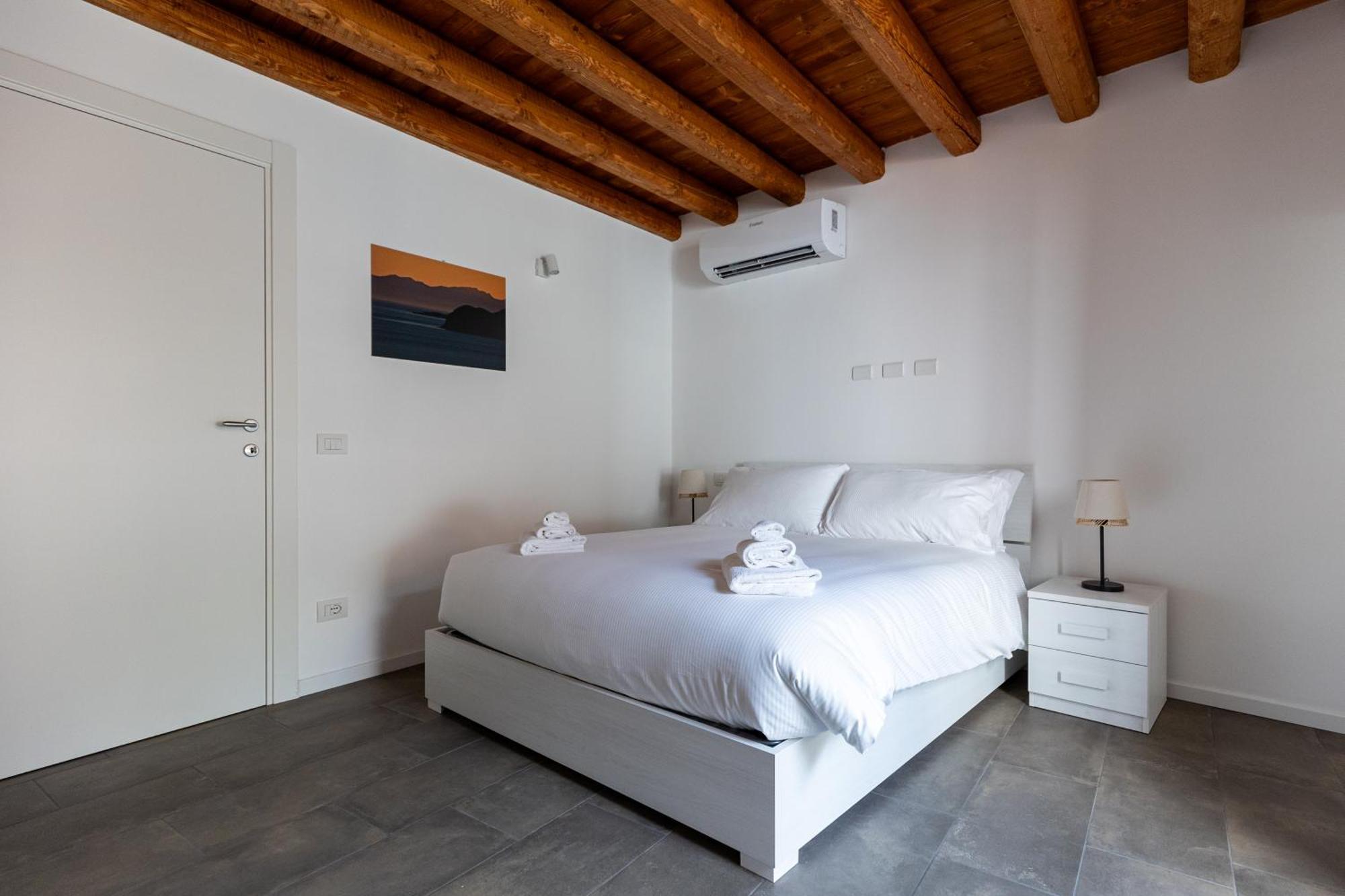 Piazza Del Lago Suites Менаджо Экстерьер фото