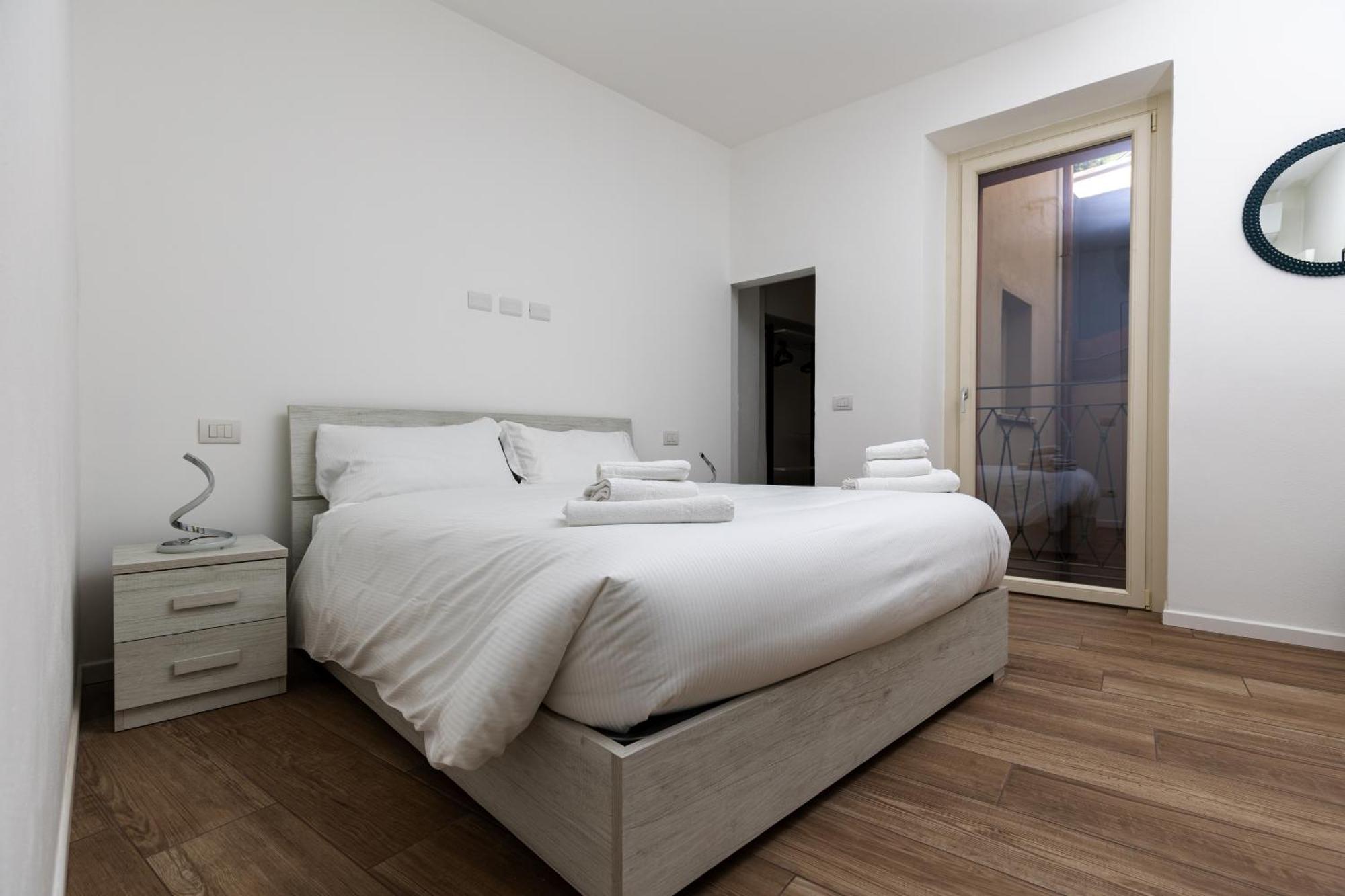 Piazza Del Lago Suites Менаджо Экстерьер фото